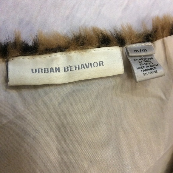 Urban Behavior Cheetah Print Faux Fur Vest Size M - Picture 4 of 8